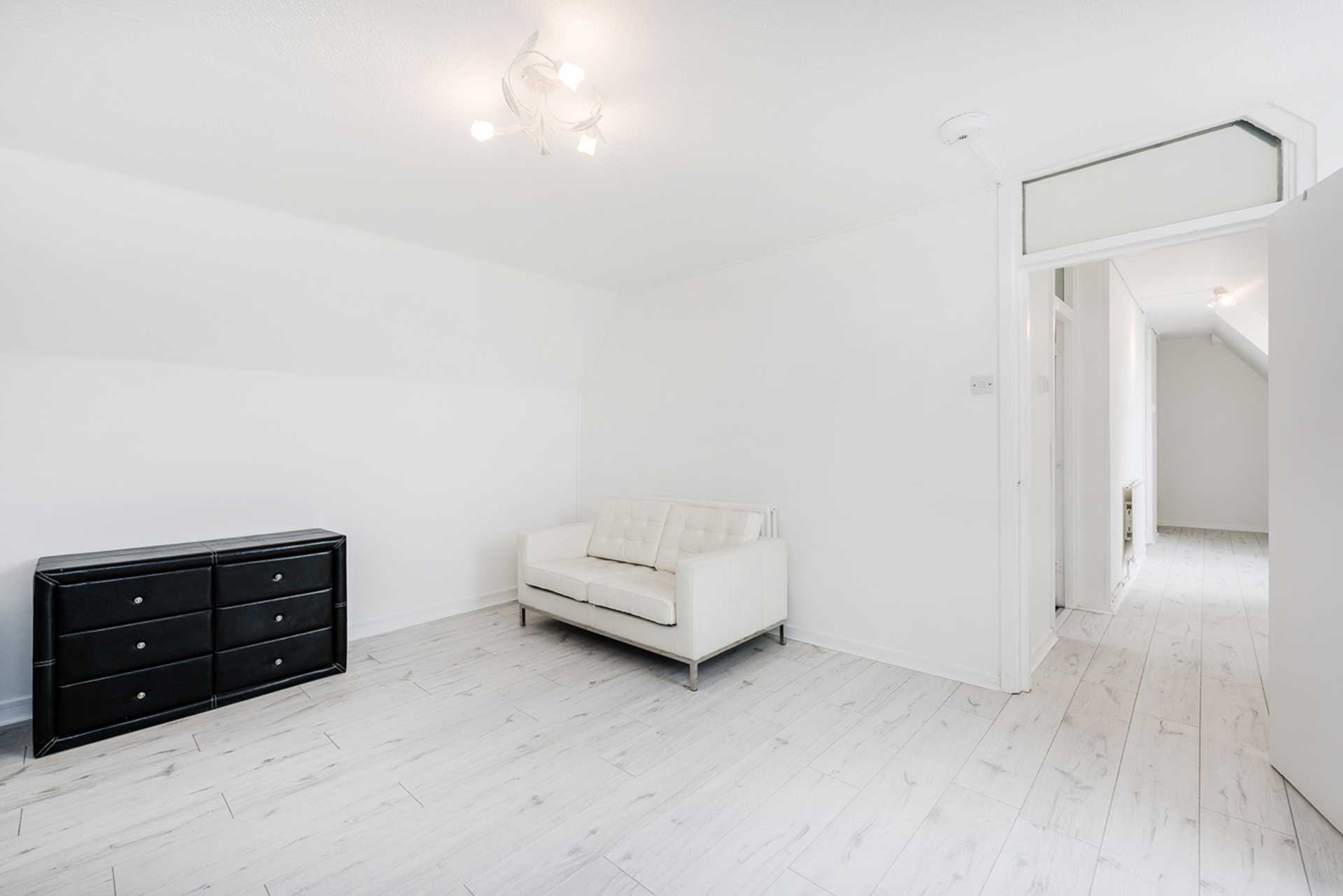 Nisbet House, London, E9, Image 4