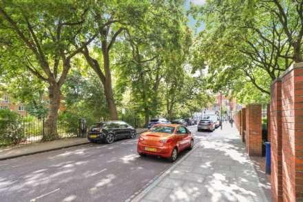 St Thomas' Square, London, Image 12