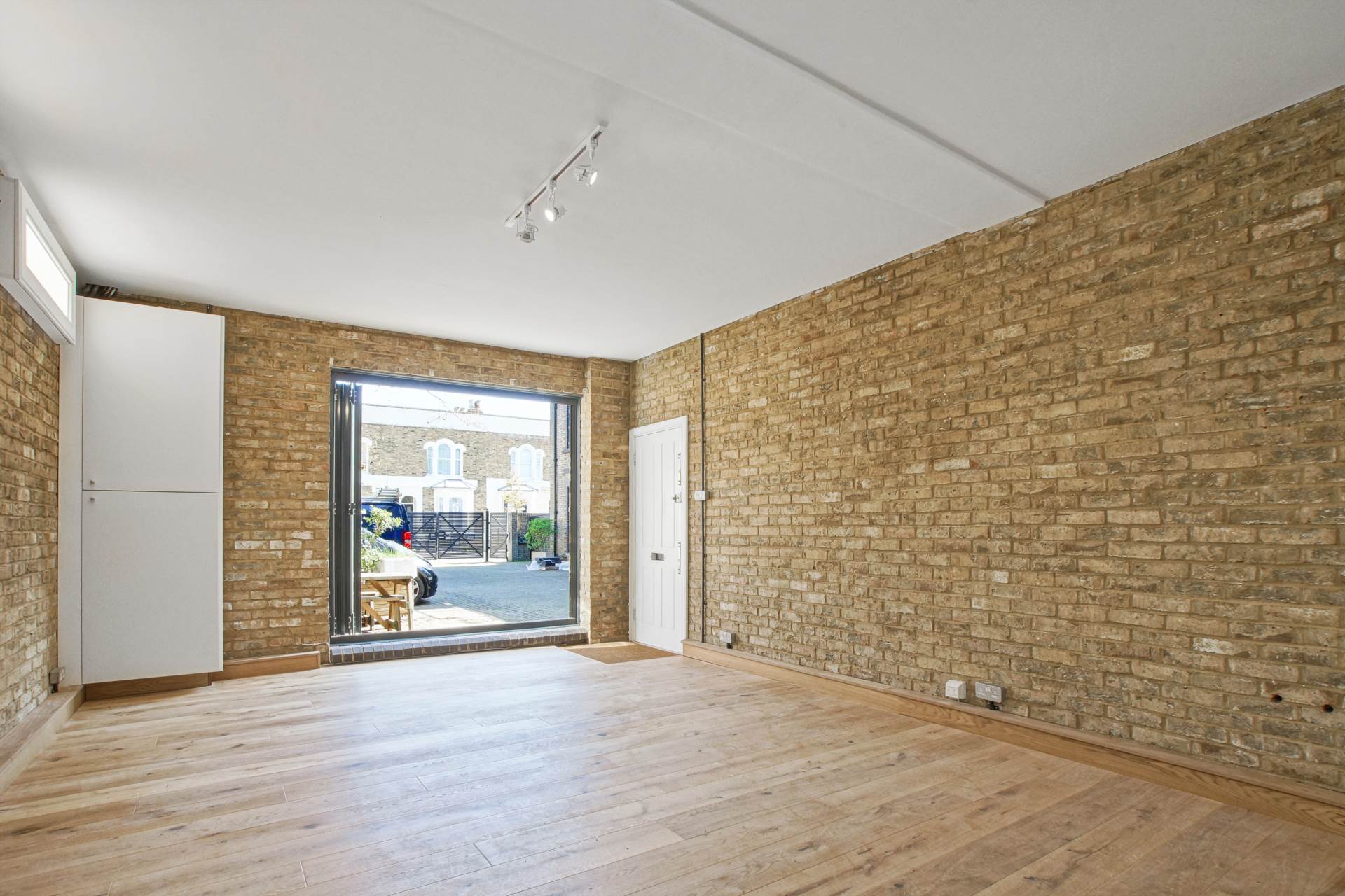 Shafton Mews, London, Image 11