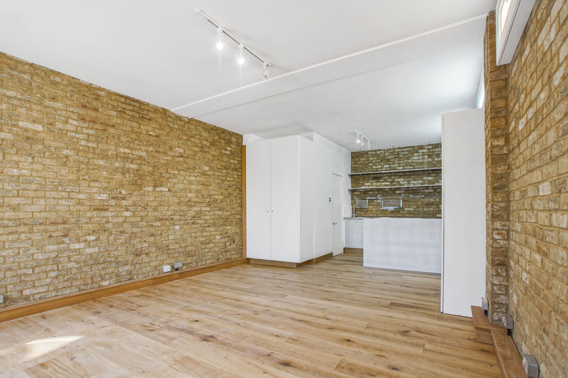 Shafton Mews, London, Image 12