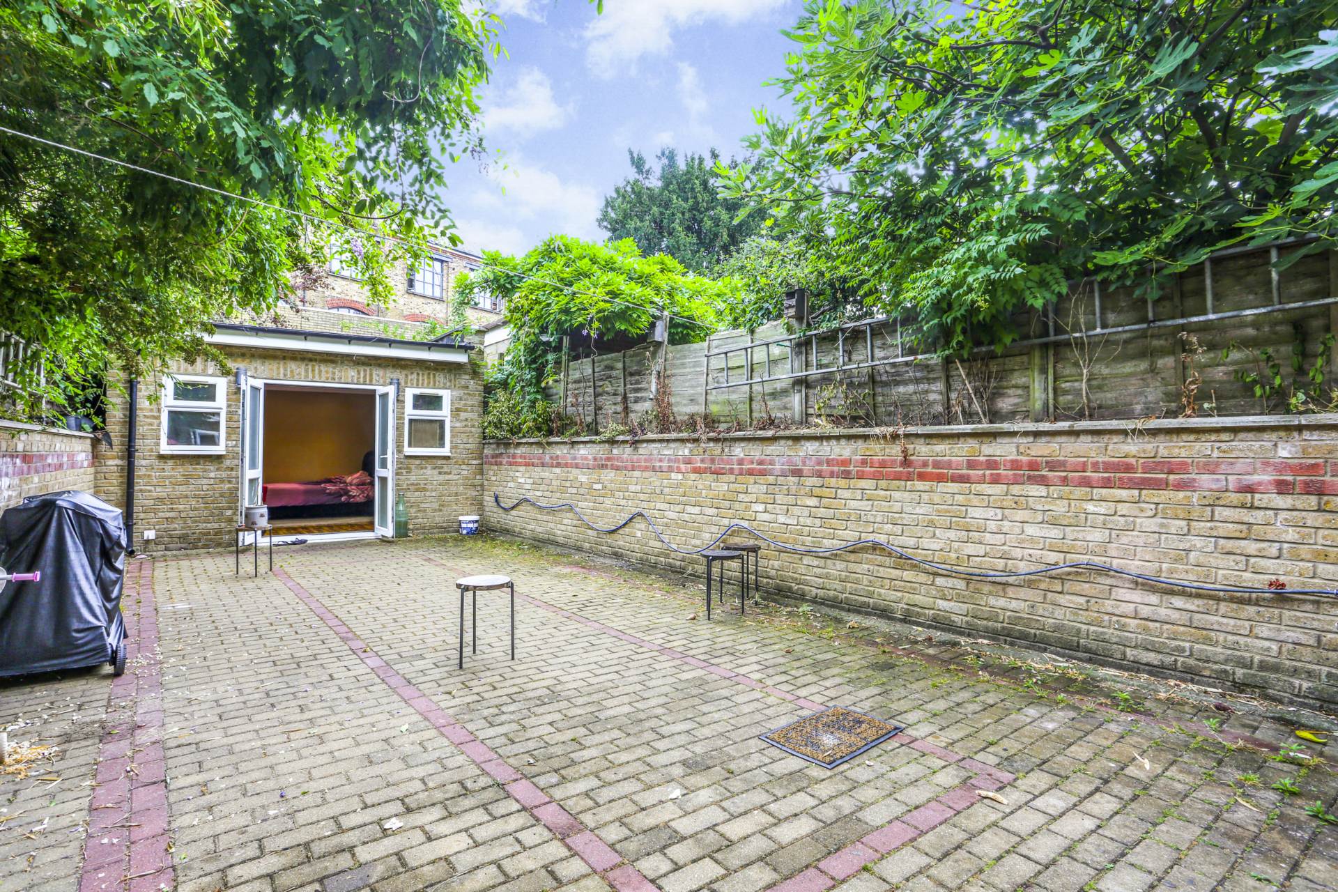 Shacklewell Lane, Dalston, Image 10