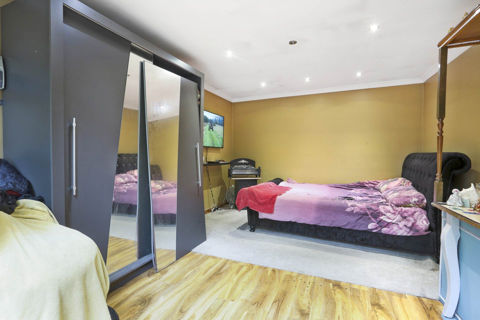 Shacklewell Lane, Dalston, Image 12