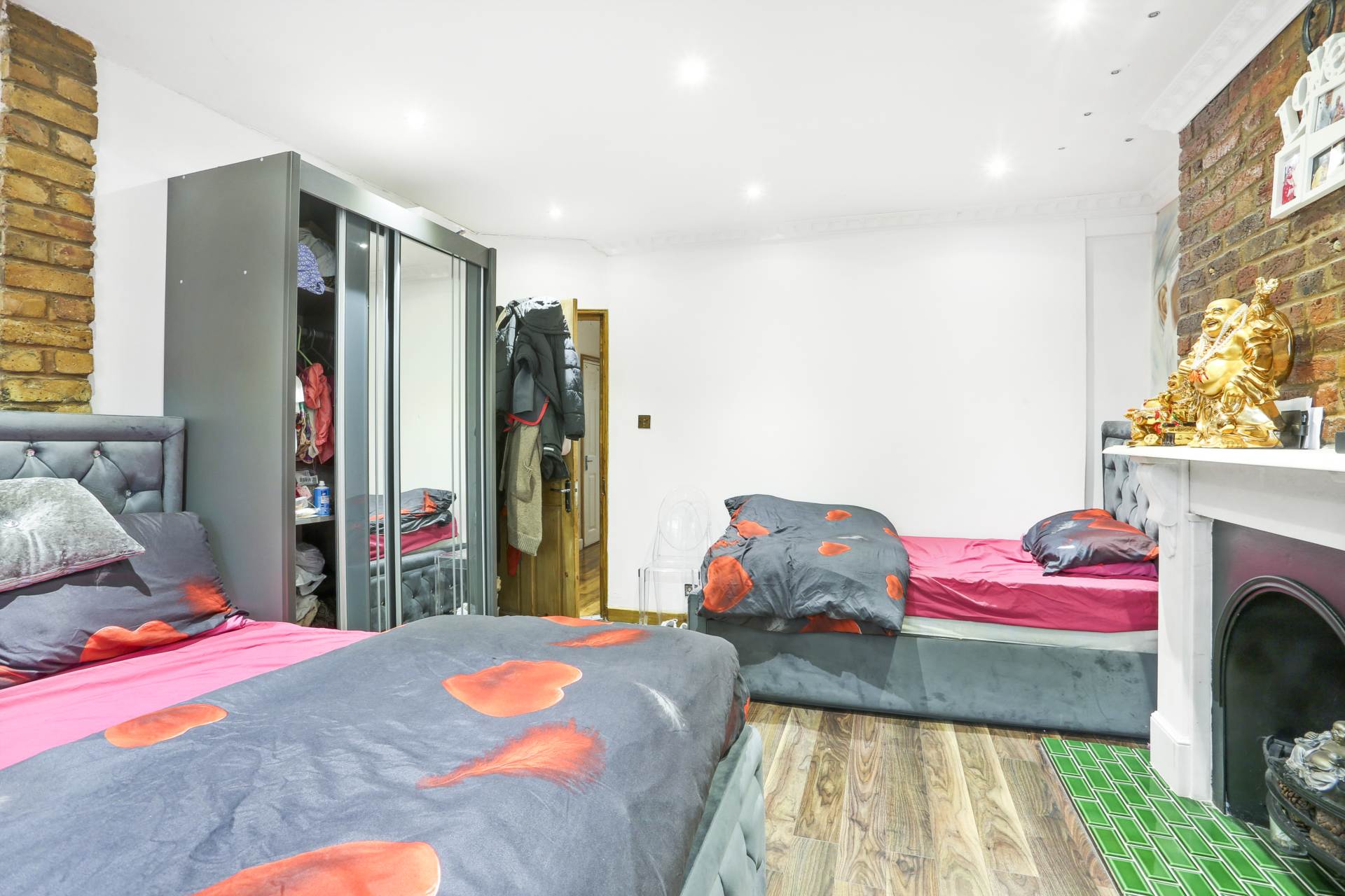 Shacklewell Lane, Dalston, Image 17