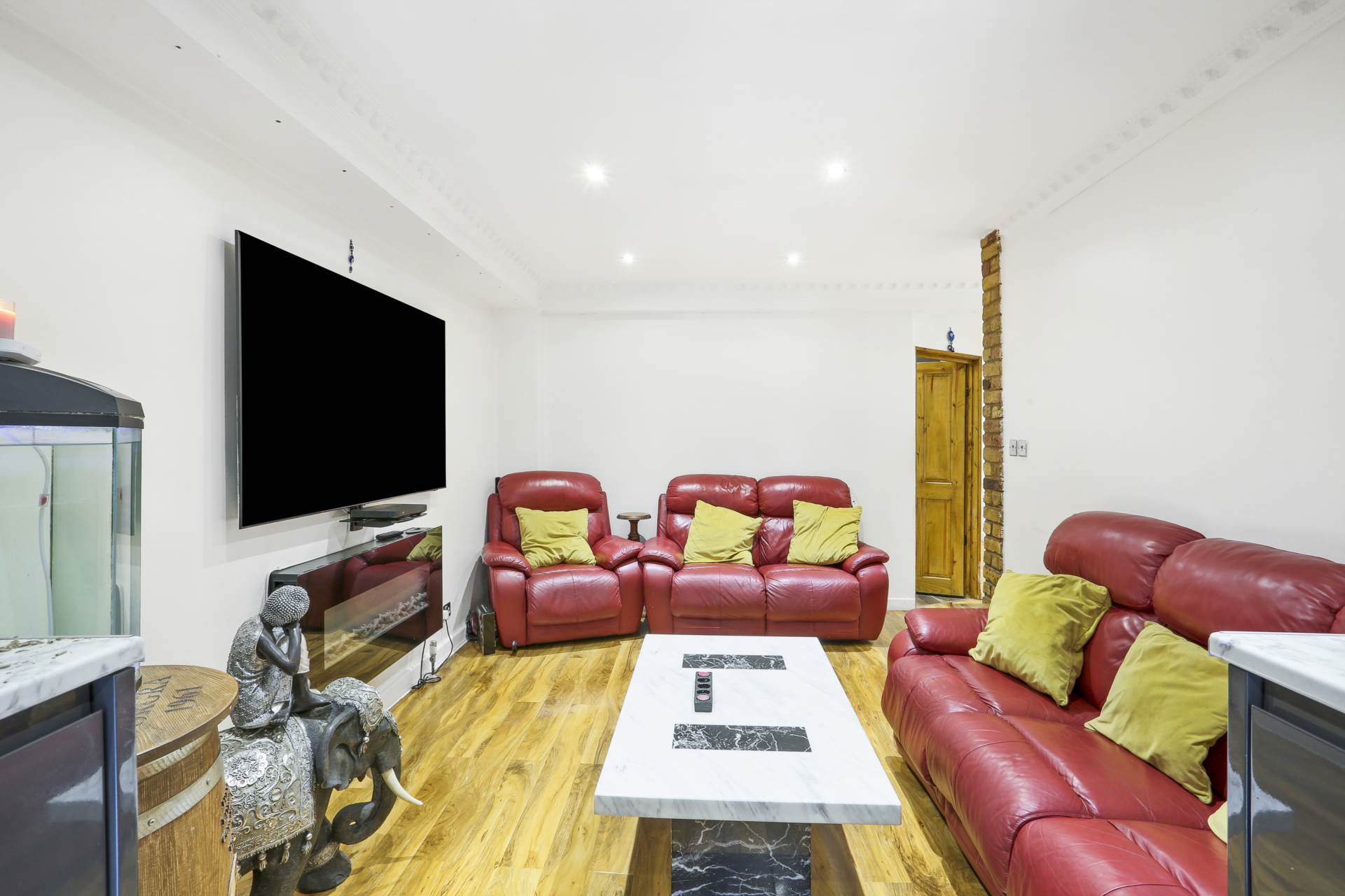 Shacklewell Lane, Dalston, Image 4