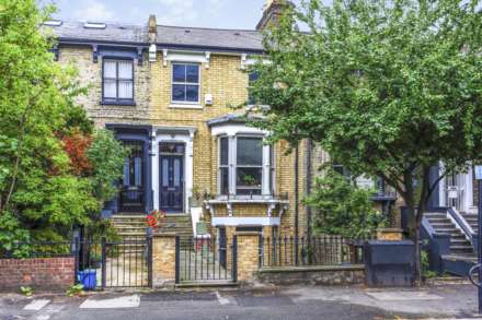 Shacklewell Lane, Dalston