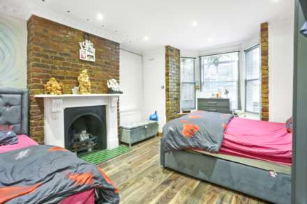 Shacklewell Lane, Dalston, Image 16