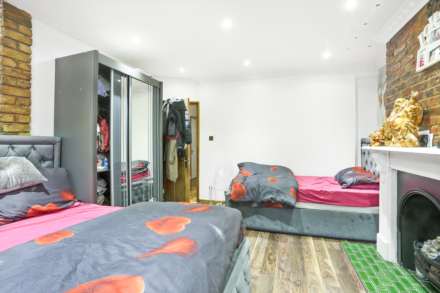 Shacklewell Lane, Dalston, Image 17