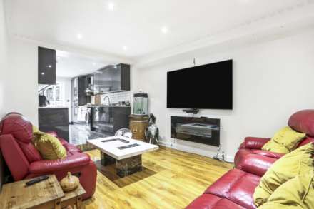 Shacklewell Lane, Dalston, Image 3