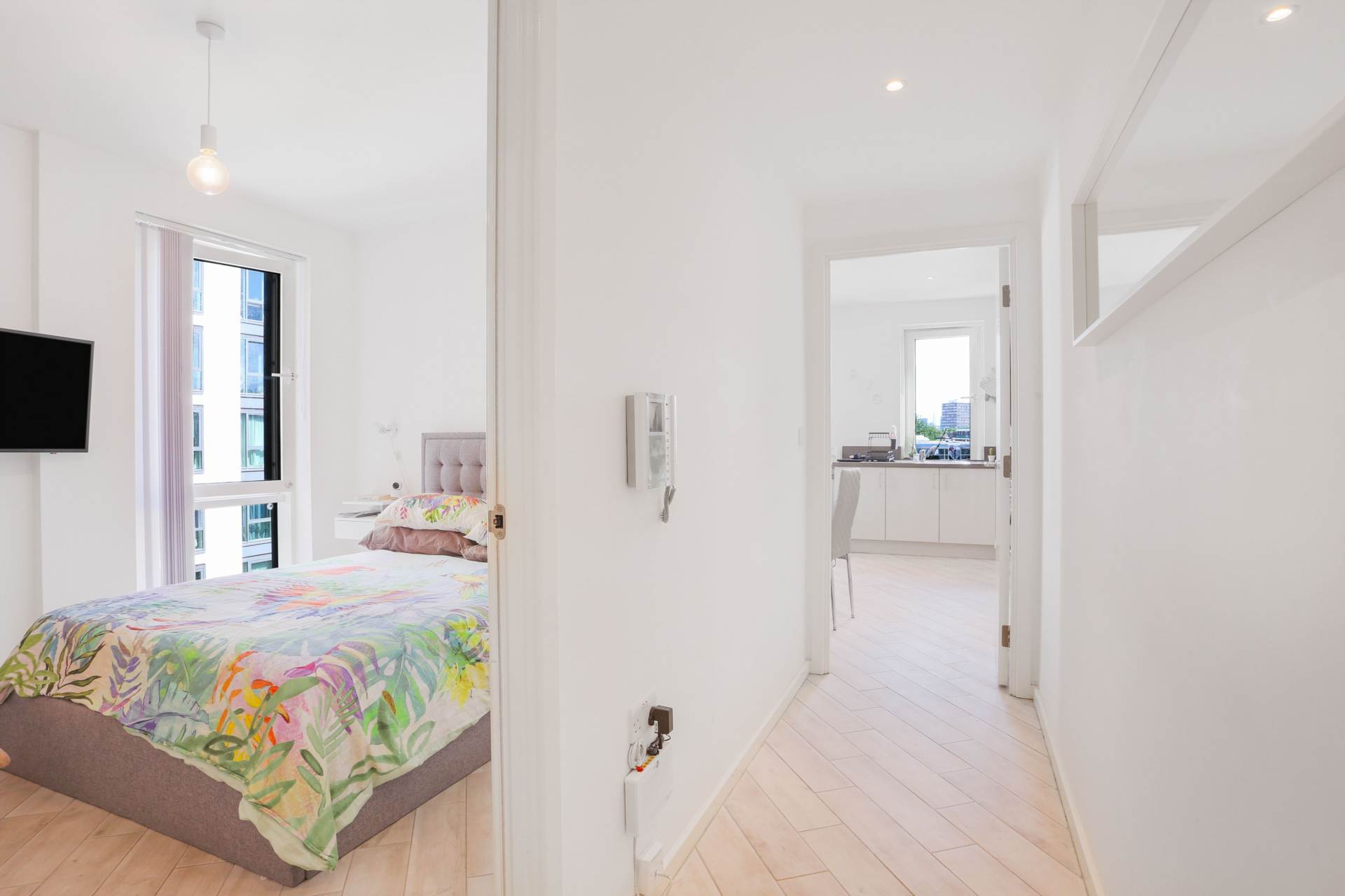 Juniper Drive, Battersea Reach SW18, Image 6