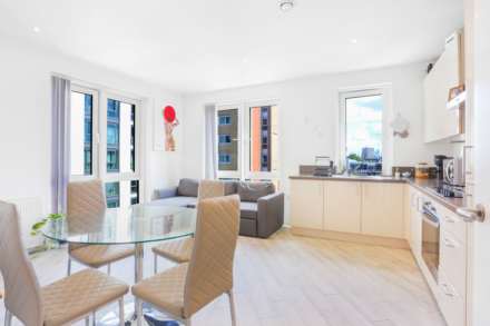 Juniper Drive, Battersea Reach SW18, Image 10