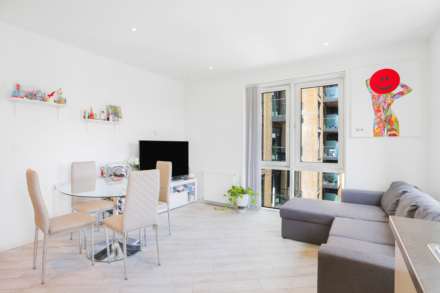 Juniper Drive, Battersea Reach SW18, Image 11