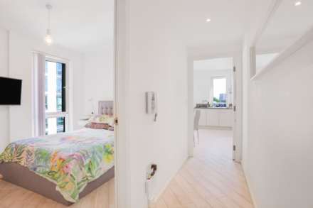 Juniper Drive, Battersea Reach SW18, Image 6