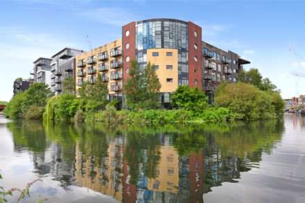 Roach Road, Bow