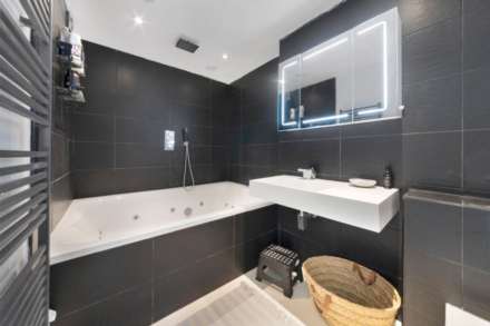 Roach Road, Bow, Image 12