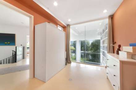 Roach Road, Bow, Image 14