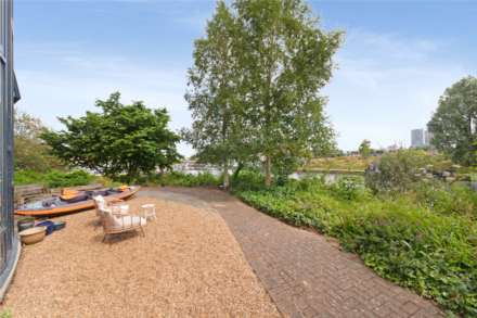 Roach Road, Bow, Image 8