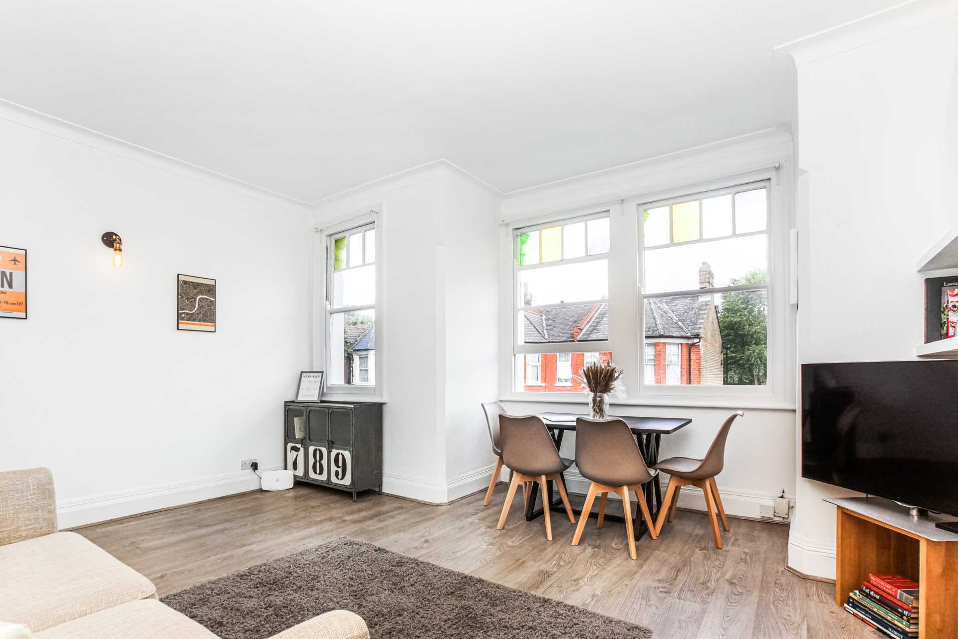 Mount Pleasant Road, London, Image 5