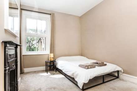 Mount Pleasant Road, London, Image 3