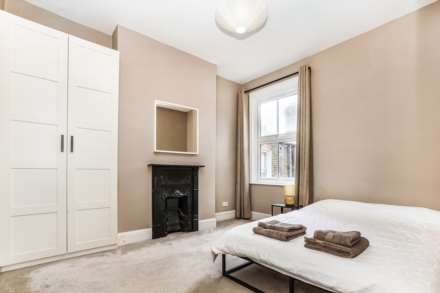 Mount Pleasant Road, London, Image 8