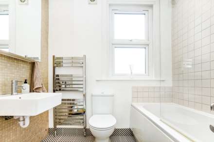 Mount Pleasant Road, London, Image 9