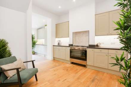Cricketfield Road, Clapton, Image 3
