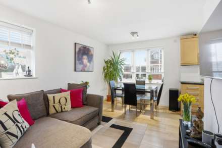 Riverhead Close, Walthamstow E17, Image 2