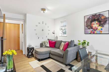 Riverhead Close, Walthamstow E17, Image 3