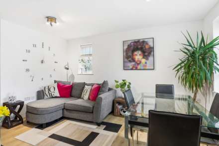 Riverhead Close, Walthamstow E17, Image 5