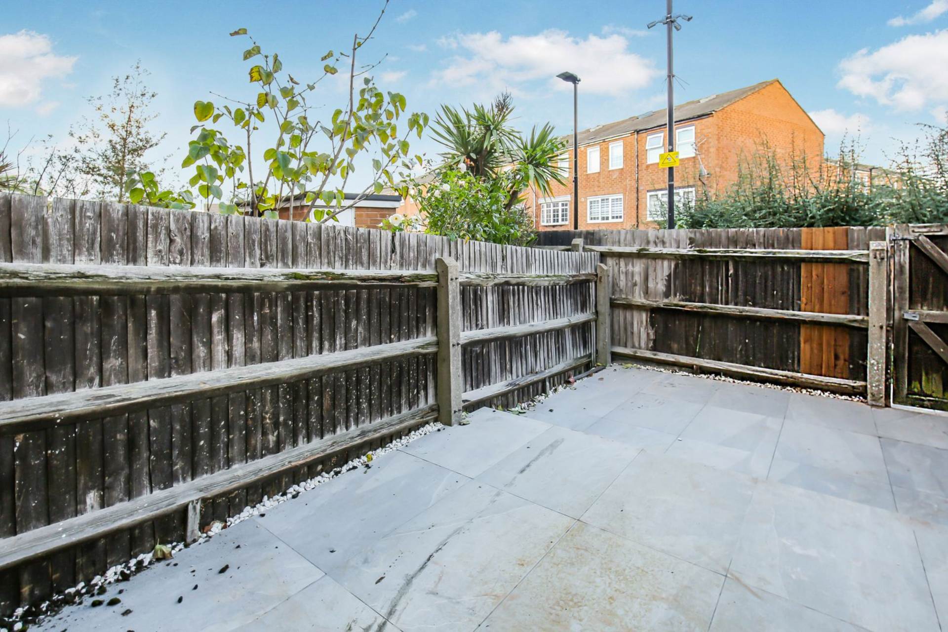 Castel Close, hackney, Image 16