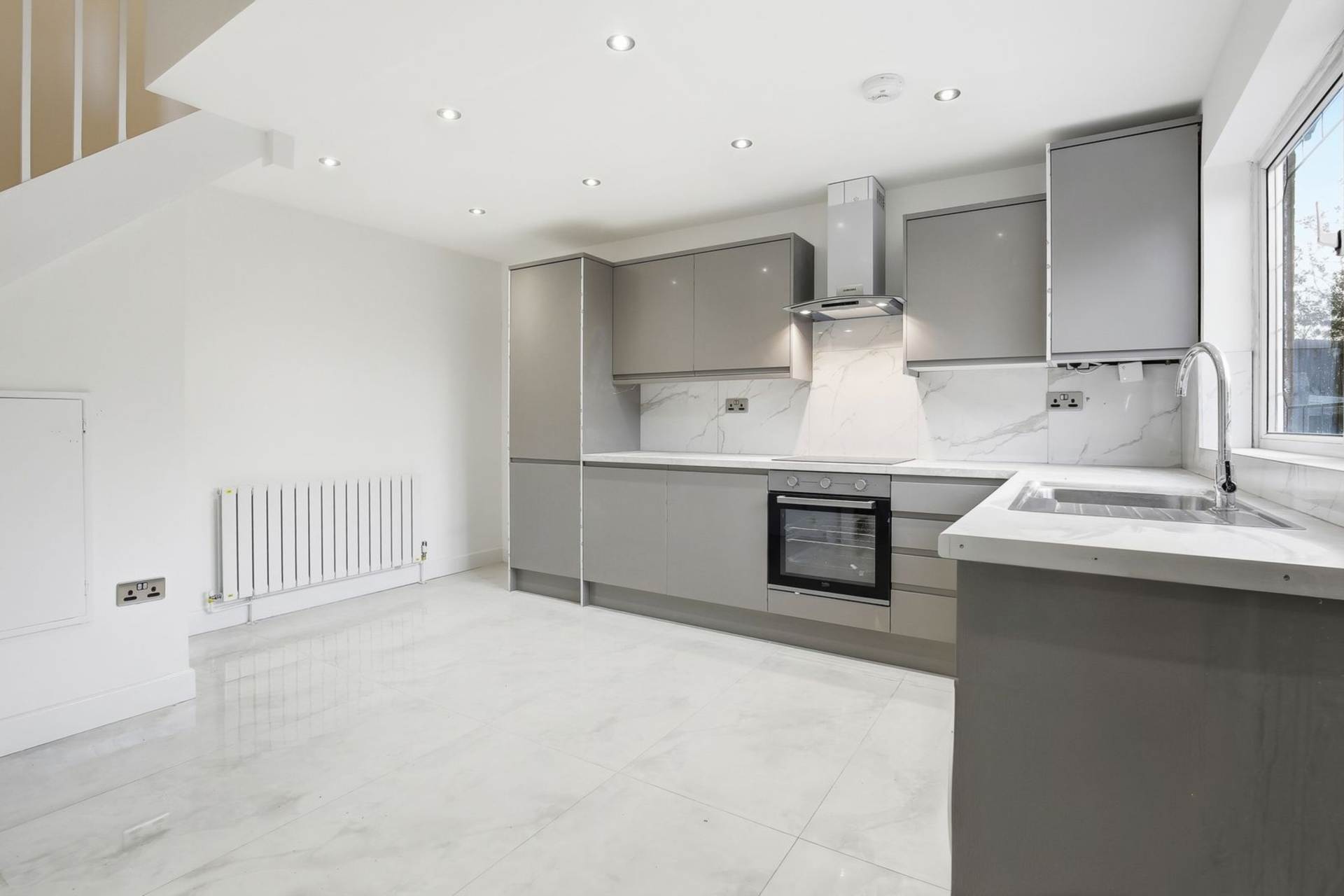 Castel Close, hackney, Image 3