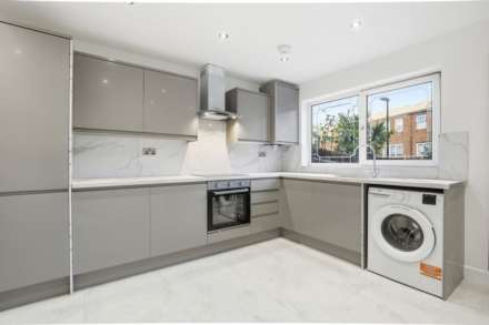 Castel Close, hackney, Image 2