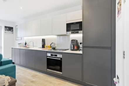 Wansbeck Road, London, Image 3