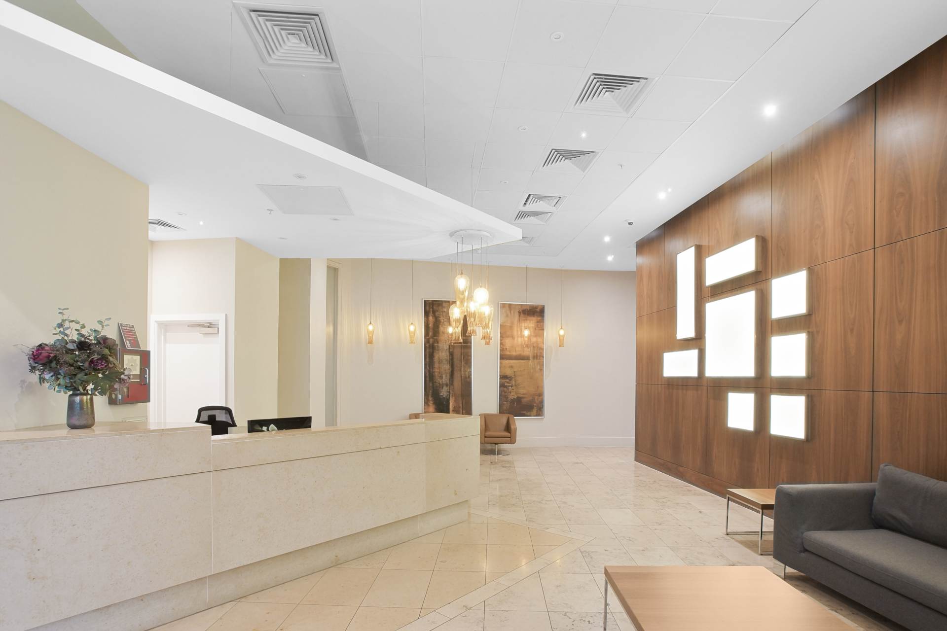 Whitechapel High Street, Aldgate East, Image 14