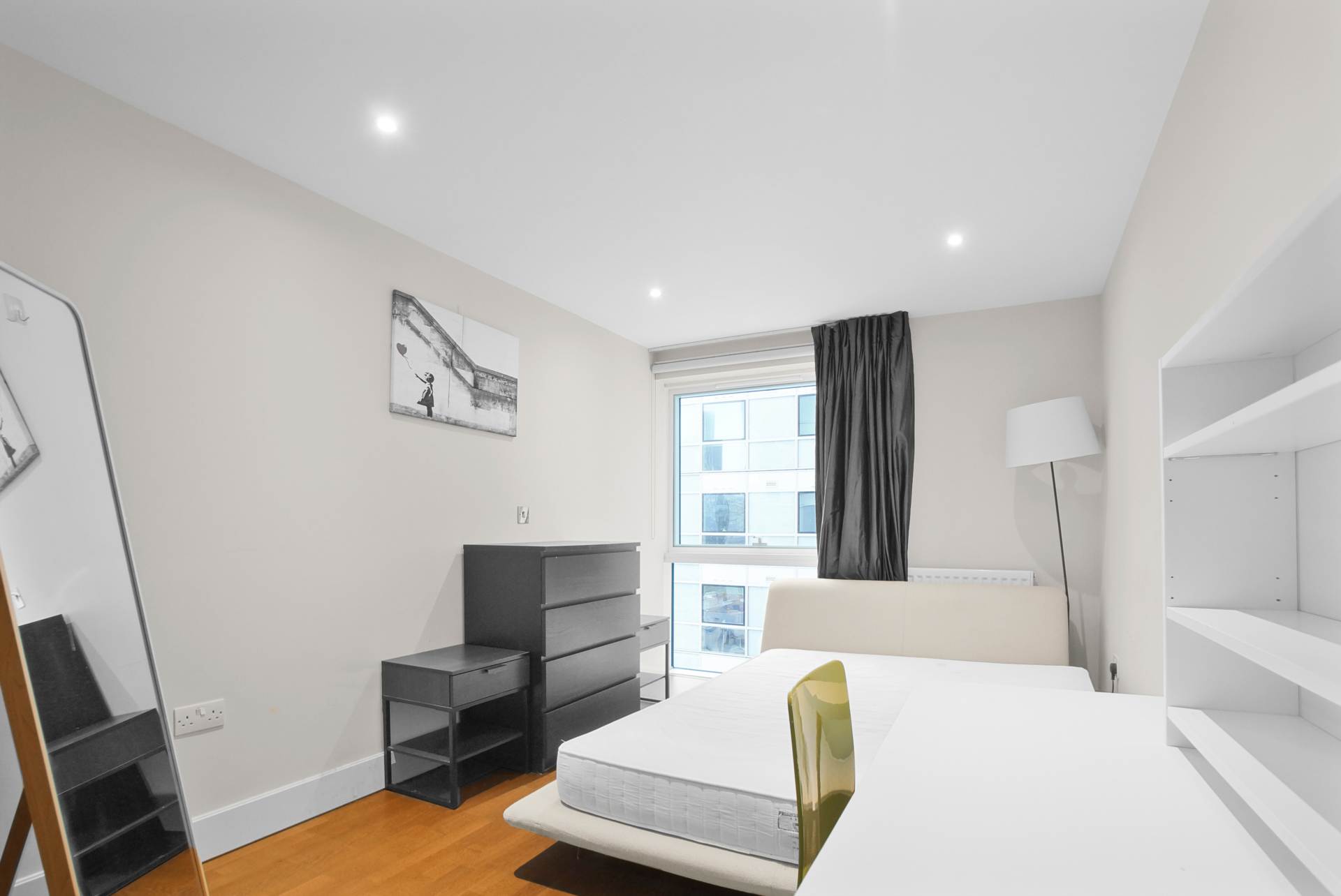 Whitechapel High Street, Aldgate East, Image 5