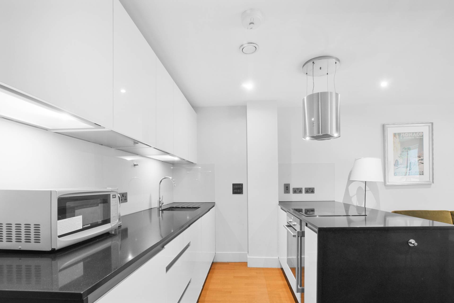 Whitechapel High Street, Aldgate East, Image 8