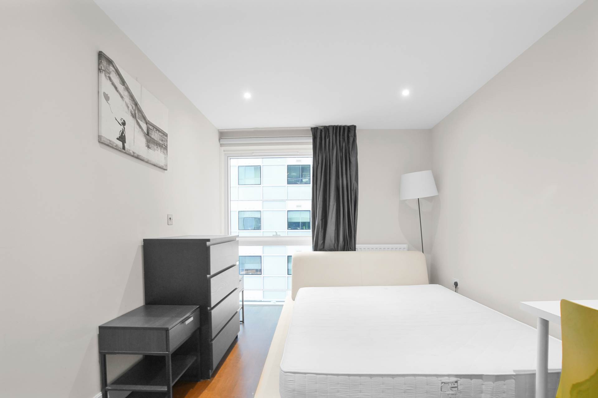 Whitechapel High Street, Aldgate East, Image 9