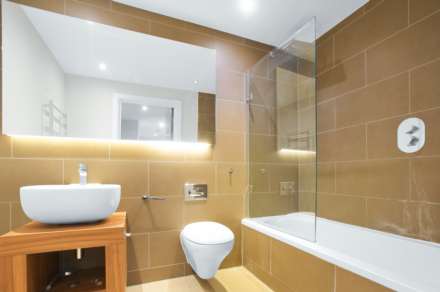 Whitechapel High Street, Aldgate East, Image 13