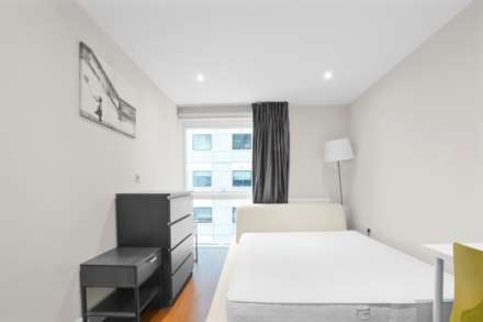 Whitechapel High Street, Aldgate East, Image 9