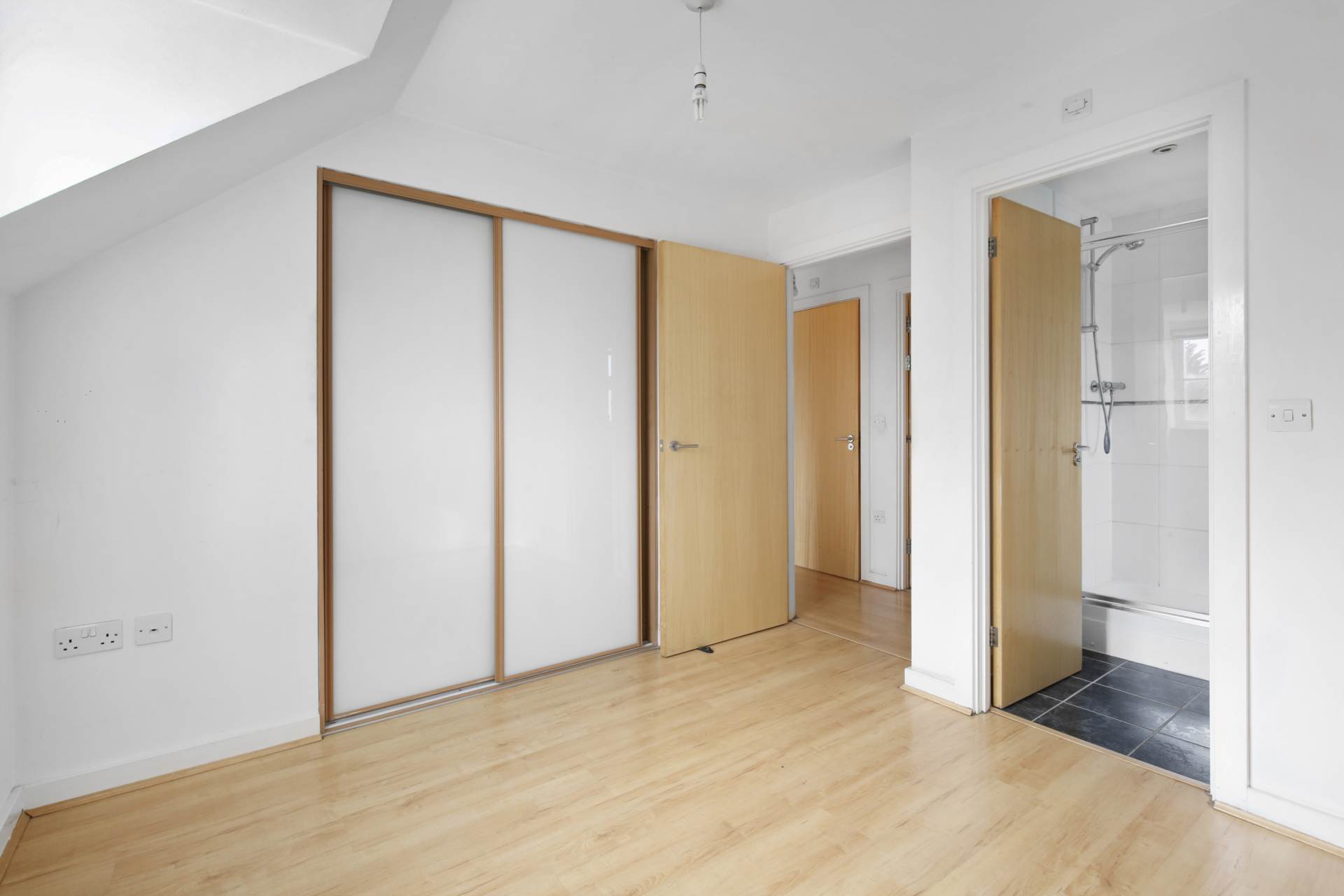 Riverhead Close, Walthamstow, Image 4