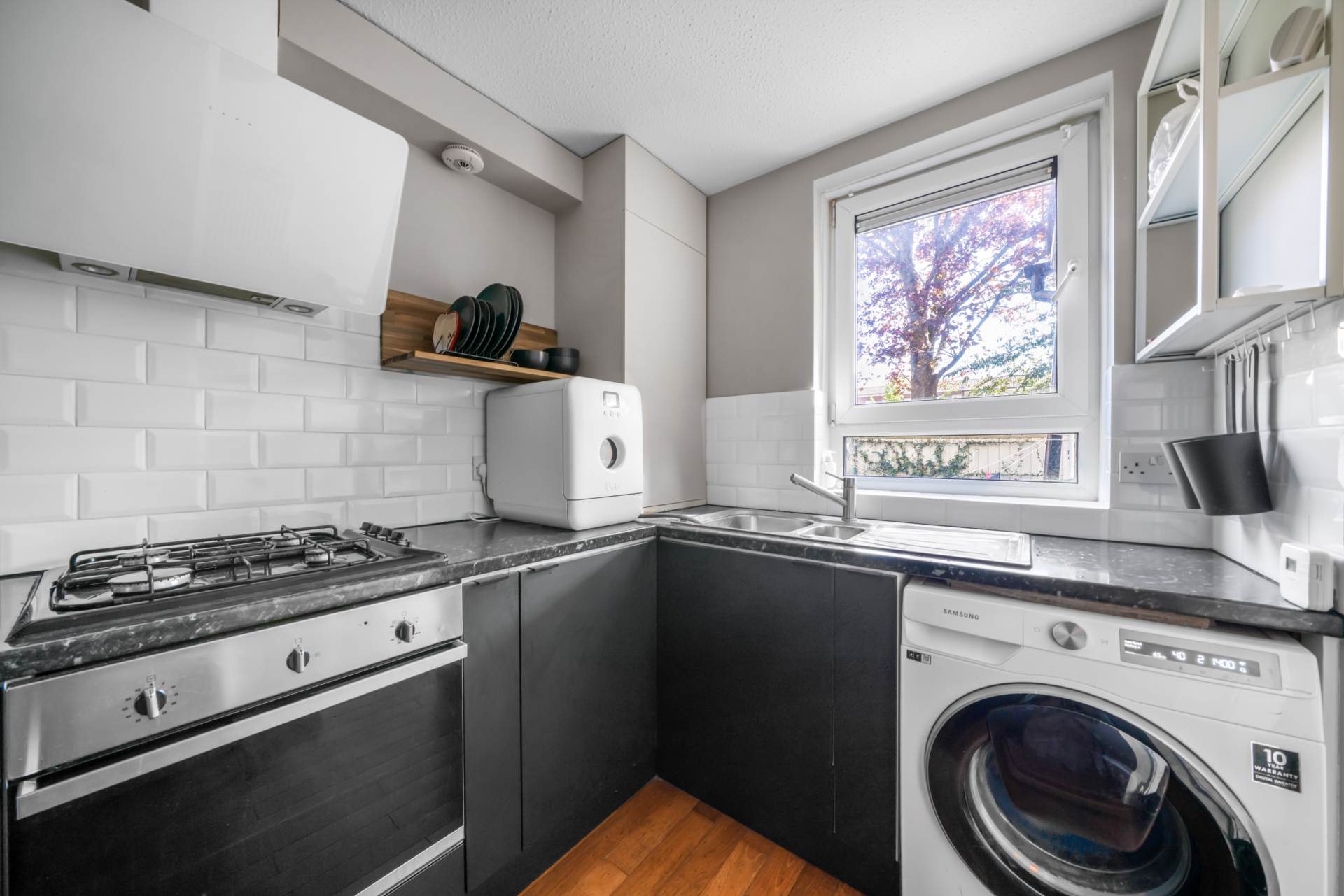 Houghton Close, London, Image 16