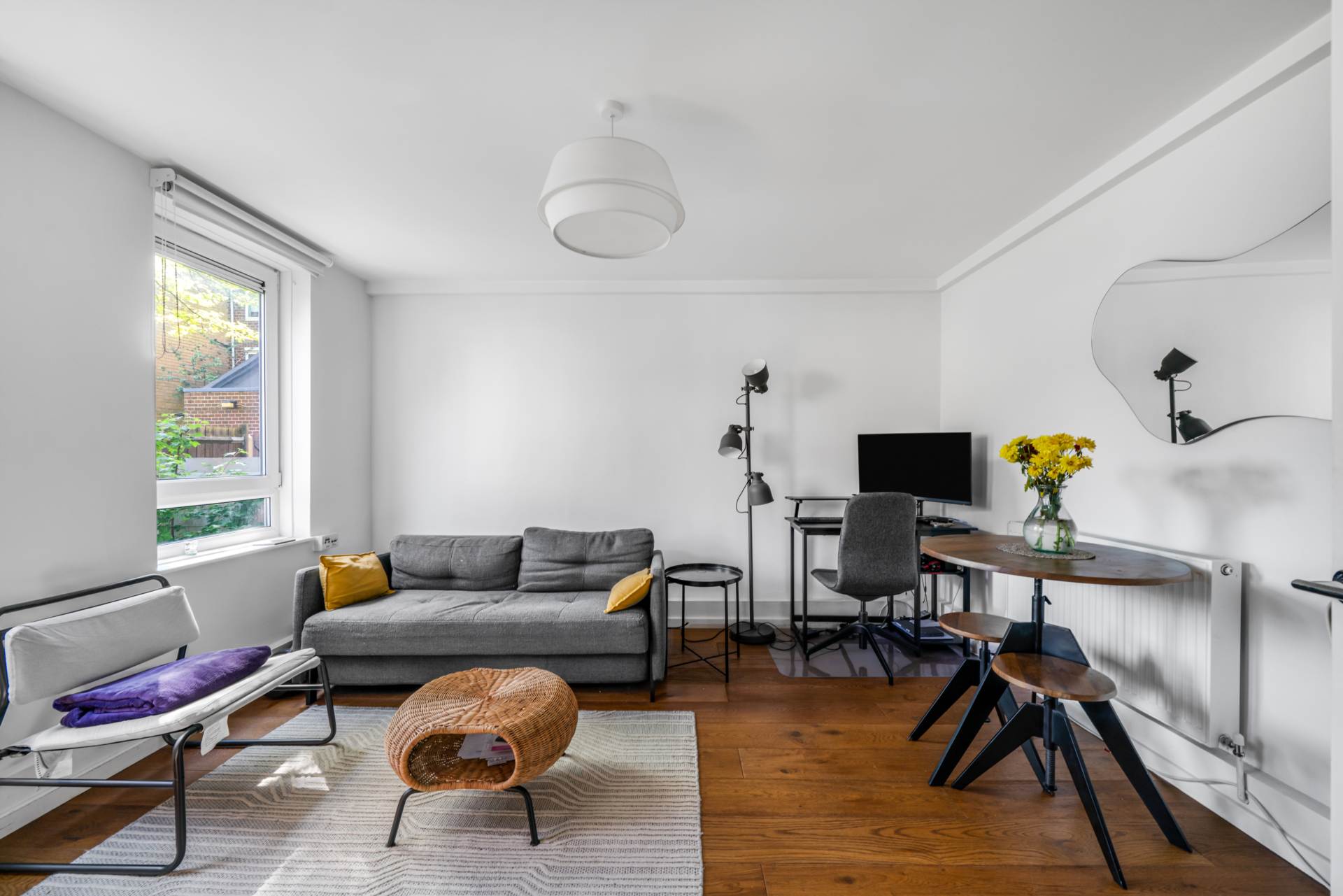 Houghton Close, London, Image 19