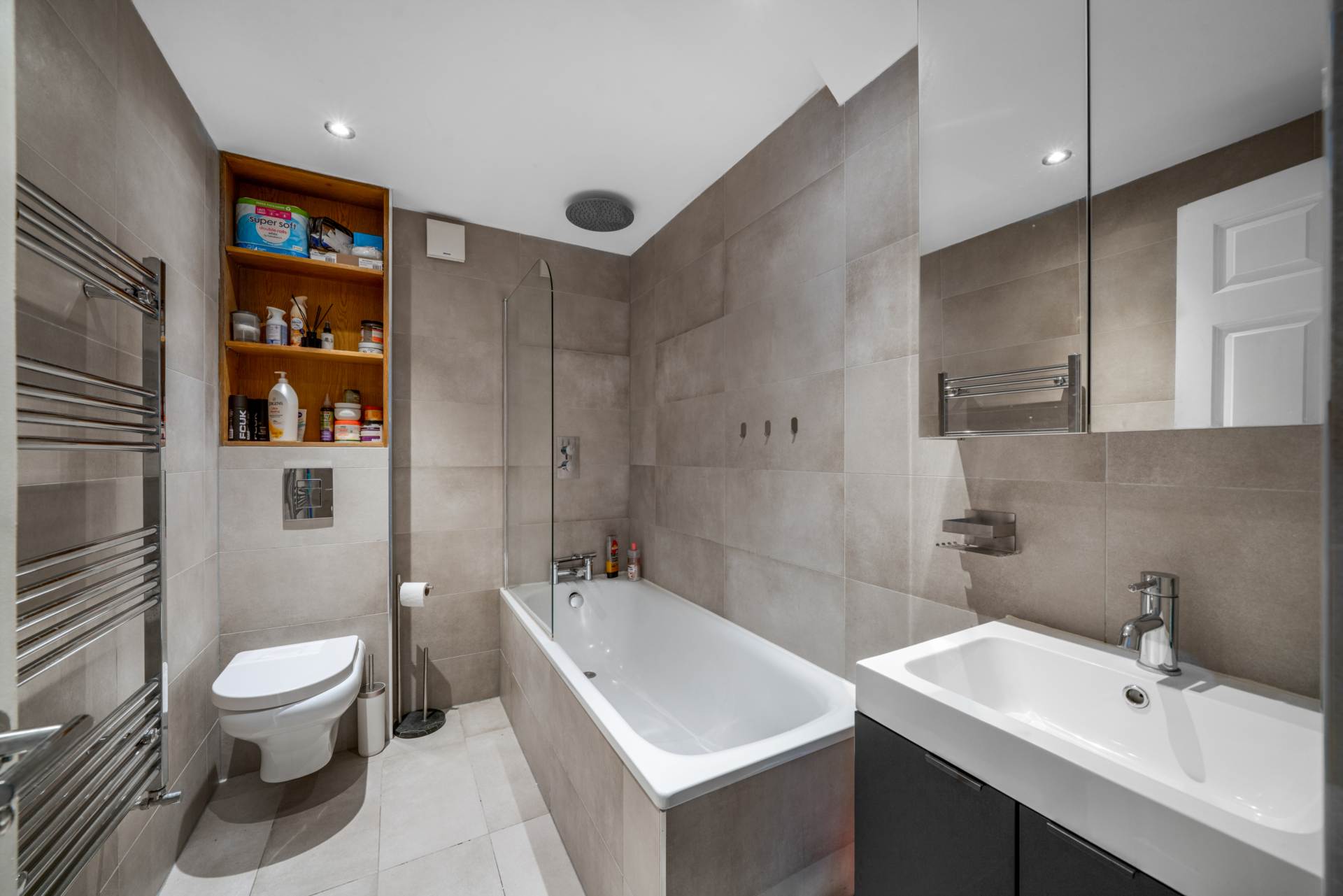 Houghton Close, London, Image 6