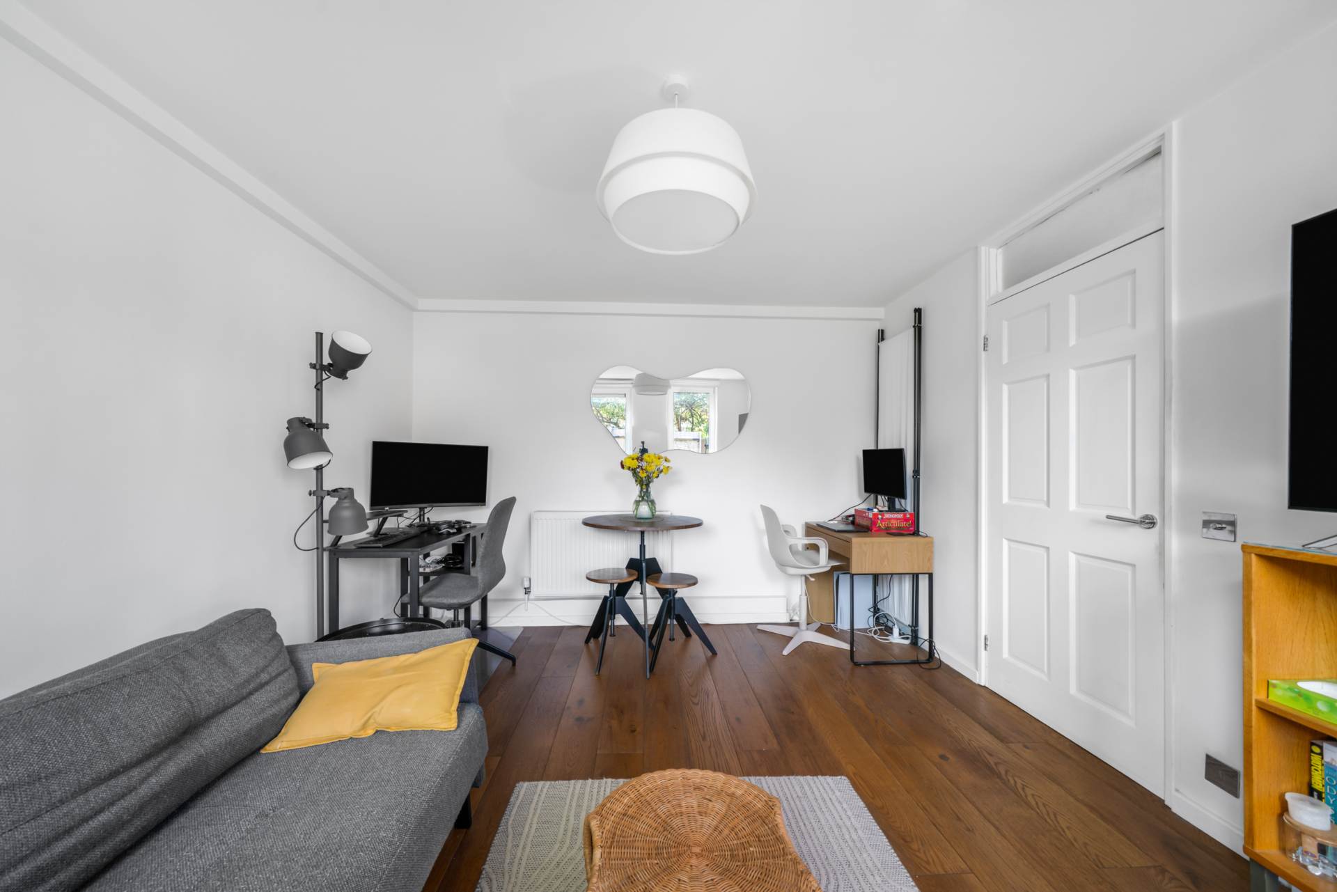 Houghton Close, London, Image 8