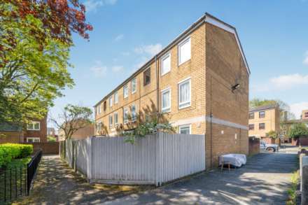Houghton Close, London, Image 1