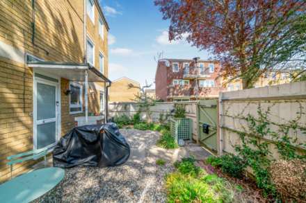 Houghton Close, London, Image 14