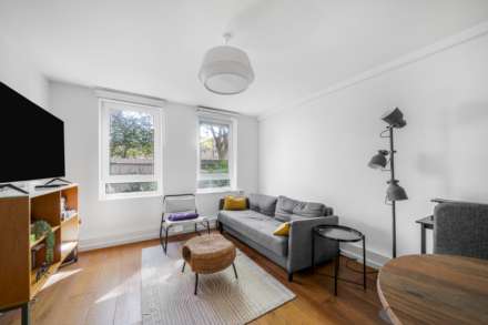 Houghton Close, London, Image 15