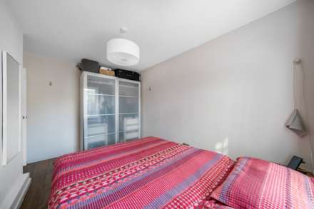 Houghton Close, London, Image 17