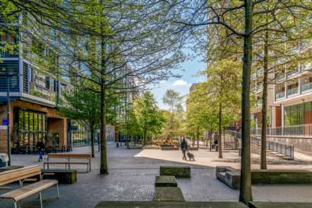 Houghton Close, London, Image 18