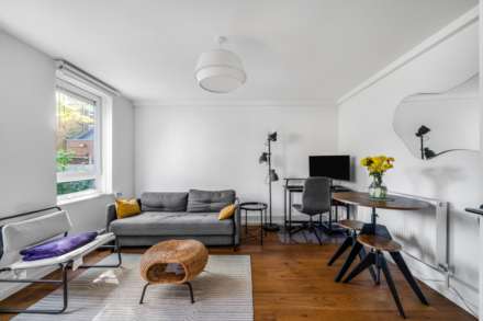 Houghton Close, London, Image 19