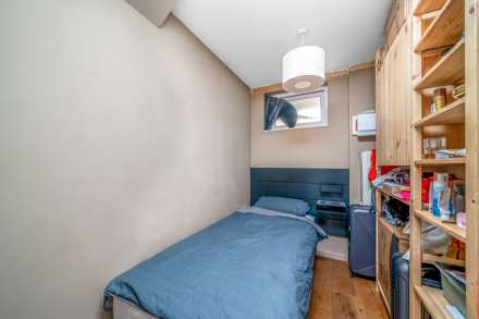 Houghton Close, London, Image 7